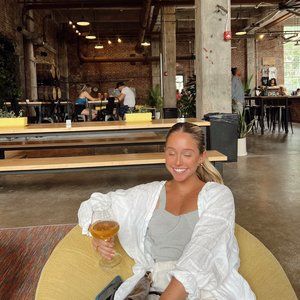 Meet your Posher, Lauren